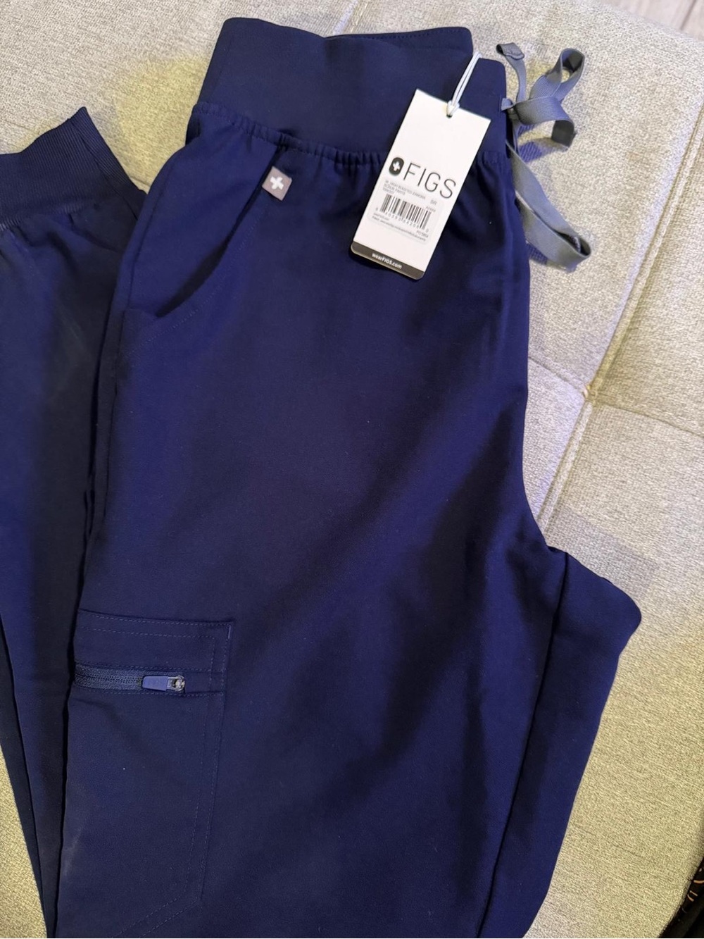 NWT! Figs navy blue high waisted Zamora scrub pants Small Regular